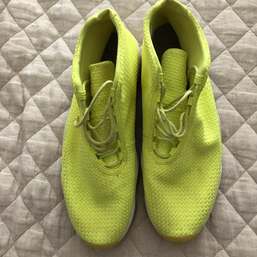 Jordan Futures Yellow